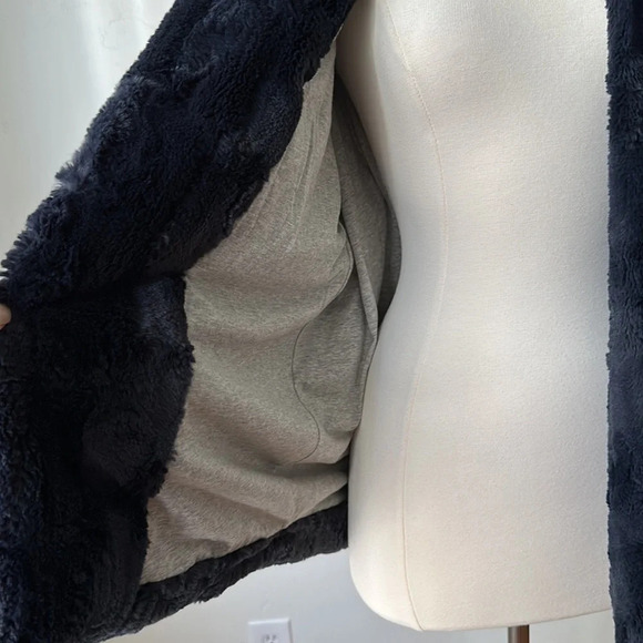 TINY EDITIONS for Anthropologie Equinox Dark Blue Faux Fur Jacket, Size Small - Picture 6 of 16